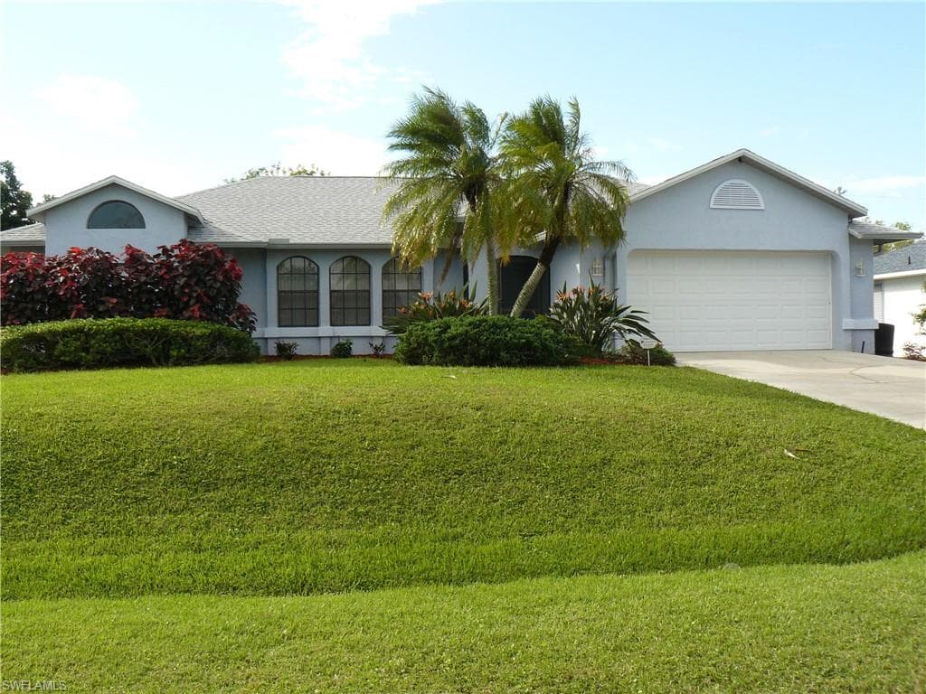 828 SW 17th ST CAPE CORAL, FL 33991