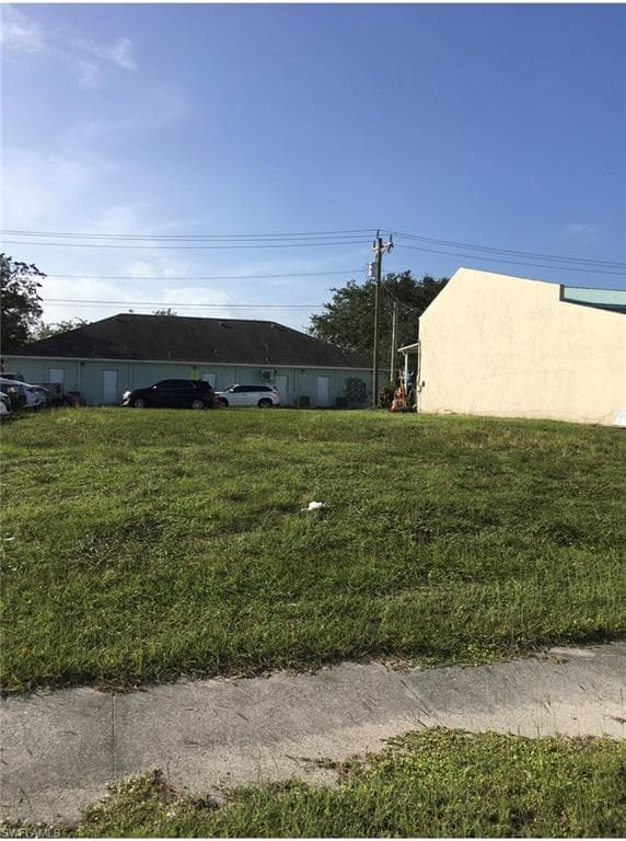 874 SE 47th ST CAPE CORAL, FL 33904