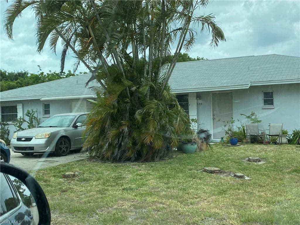 687 110th AVE N NAPLES, FL 34108