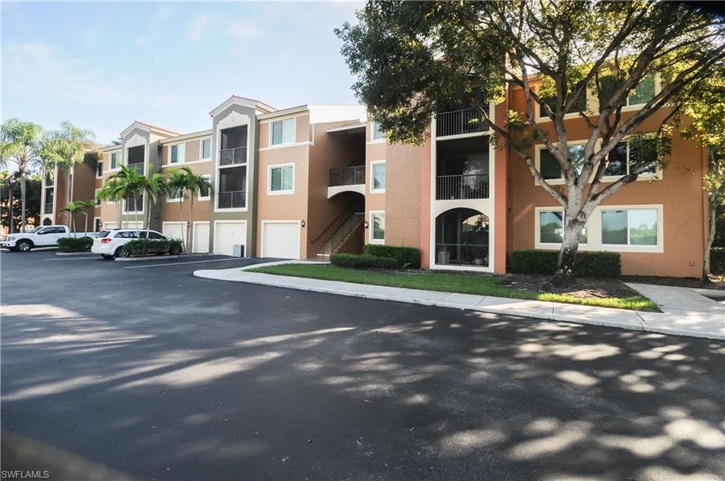 1105 Reserve CT 1-302 NAPLES, FL 34105