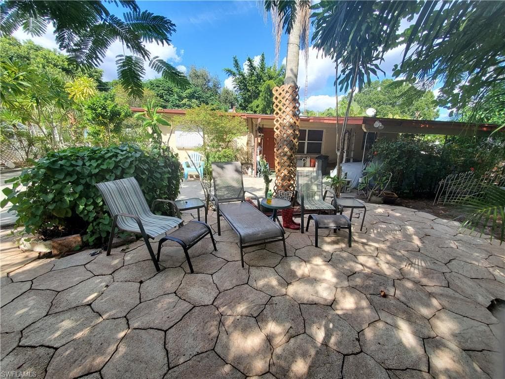 742 Camellia DR NORTH FORT MYERS, FL 33903