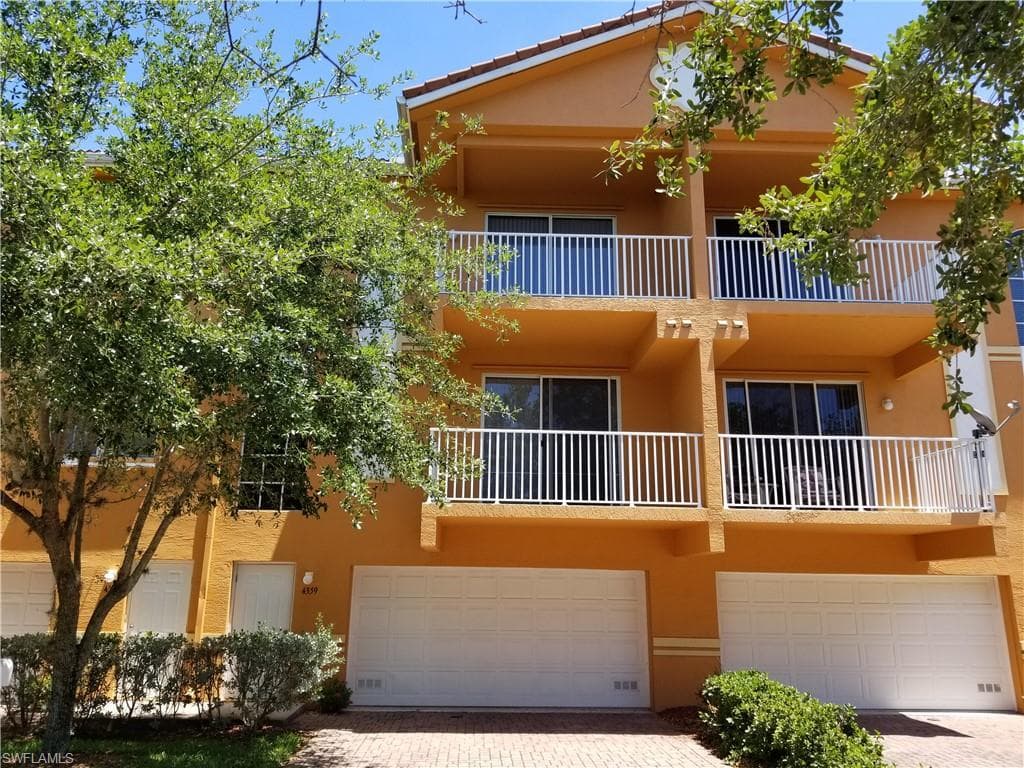4359 Estrada DR FORT MYERS, FL 33916