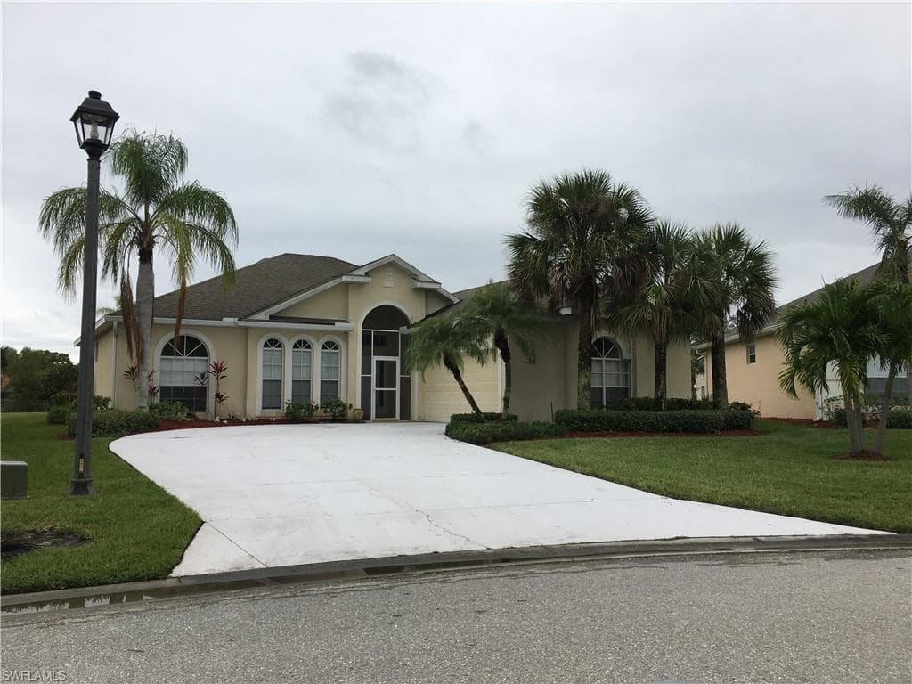 9202 Palm Island CIR NORTH FORT MYERS, FL 33903
