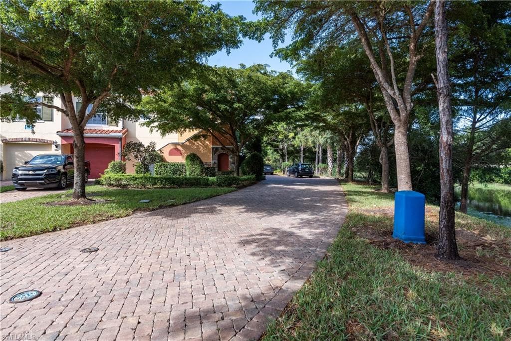 8701 Piazza Del Lago CIR 206 ESTERO, FL 33928