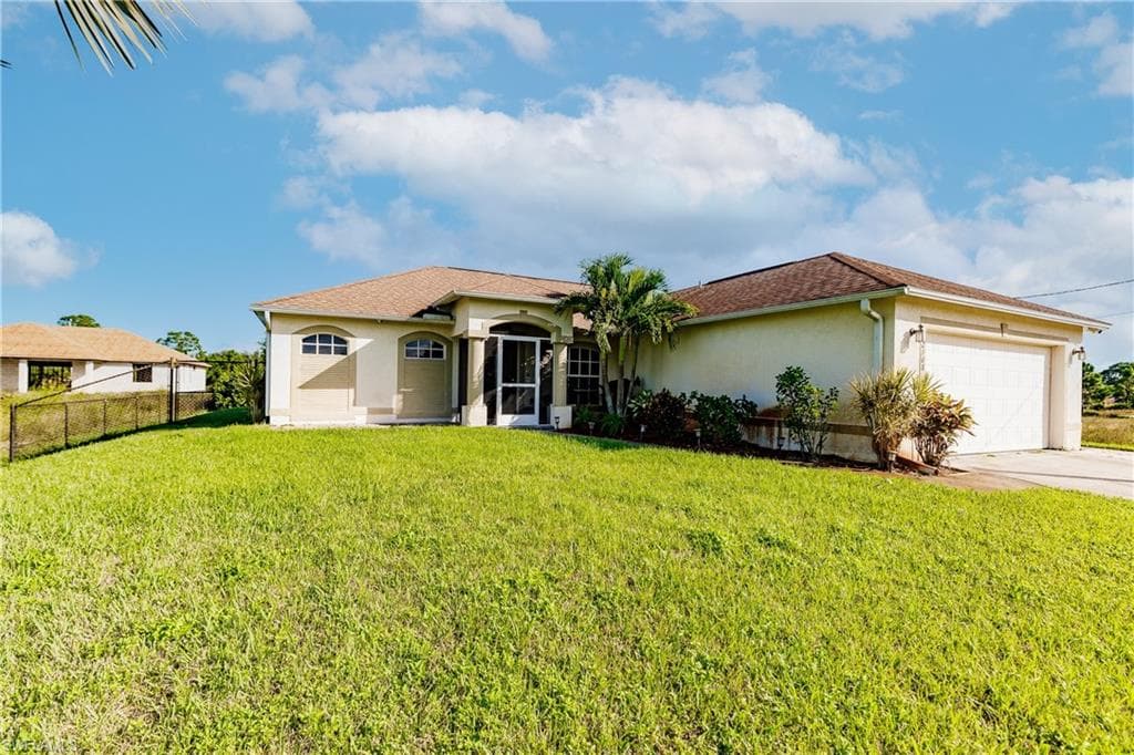 2708 38th ST SW LEHIGH ACRES, FL 33976