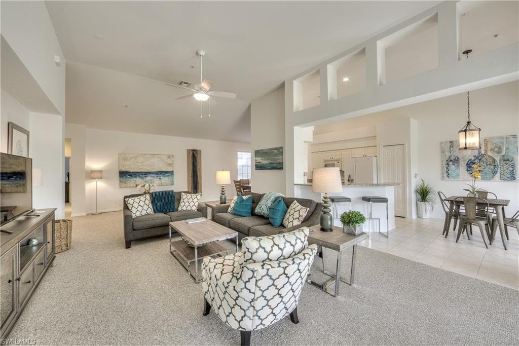 2140 Aberdeen LN 8-202 NAPLES, FL 34109