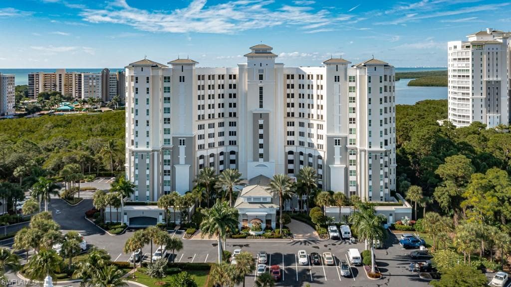 325 Dunes BLVD 404 NAPLES, FL 34110