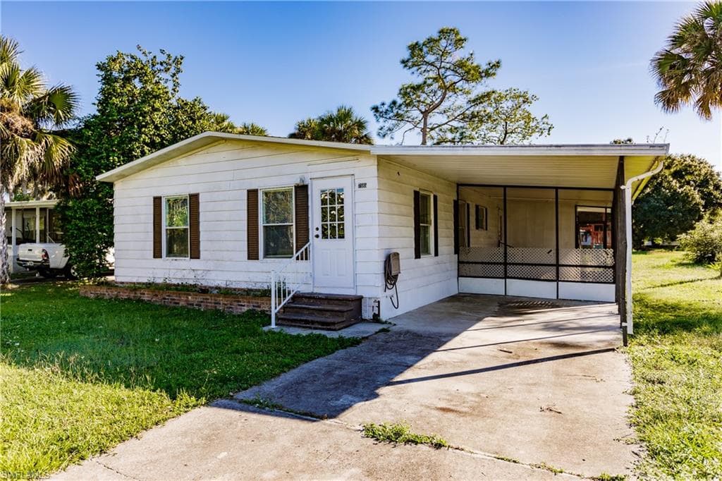 7585 Grady DR NORTH FORT MYERS, FL 33917