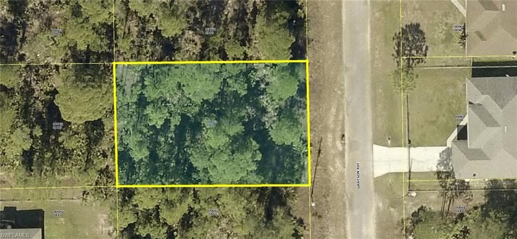 2007 Grayson AVE ALVA, FL 33920
