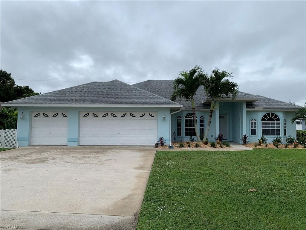 134 29th TER CAPE CORAL, FL 33904