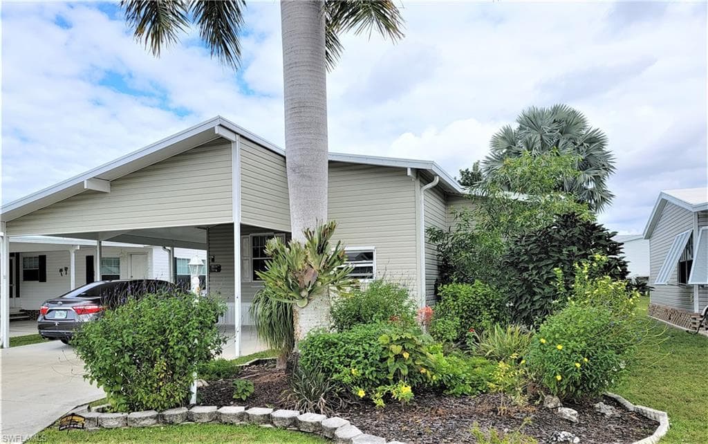 53 Turquoise AVE 53-T NAPLES, FL 34114