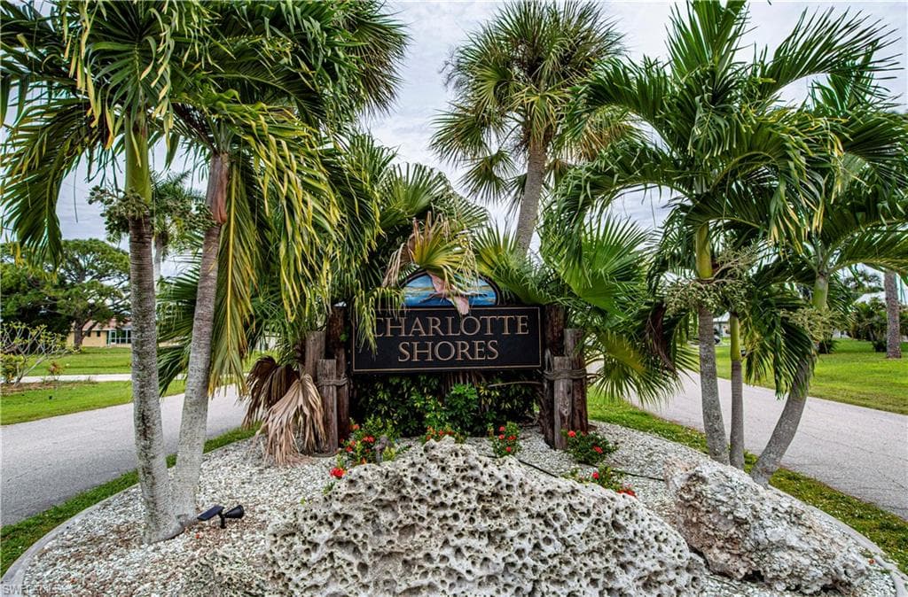 5260 Genesee PKY BOKEELIA, FL 33922