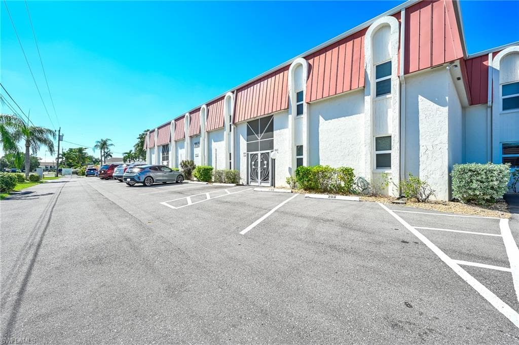 4912 Vincennes ST 103 CAPE CORAL, FL 33904