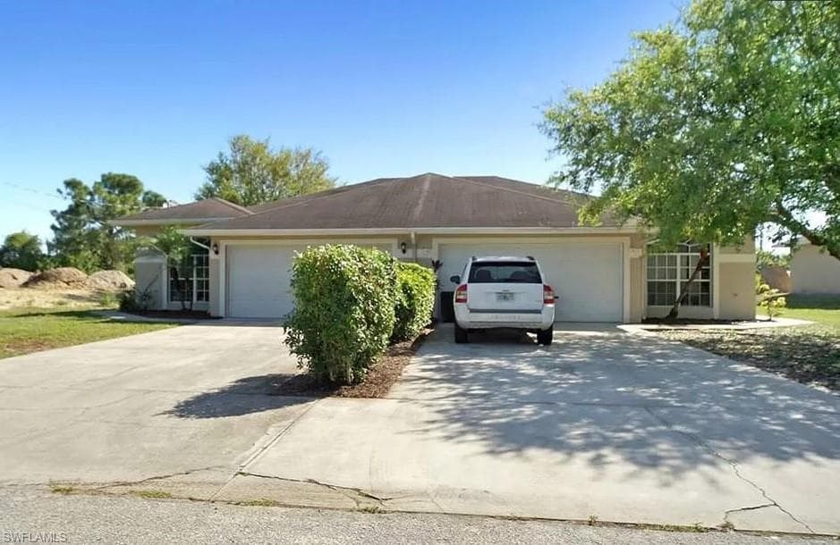 2217 Kenneth AVE S 2219 LEHIGH ACRES, FL 33973