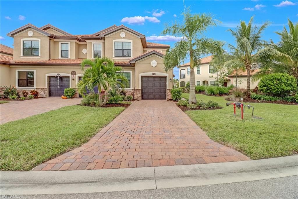 26131 Palace LN 202 BONITA SPRINGS, FL 34135