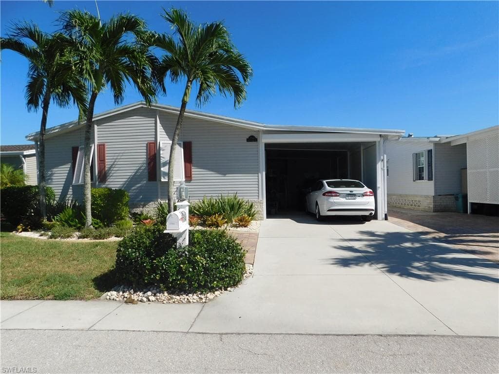 17541 Canal Cove CT FORT MYERS BEACH, FL 33931