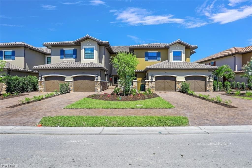 9649 Montelanico LOOP 204 NAPLES, FL 34119