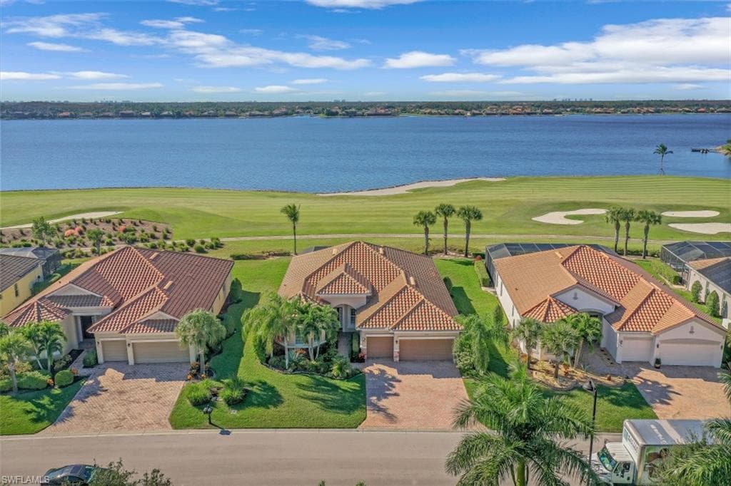 9005 Quarry DR NAPLES, FL 34120