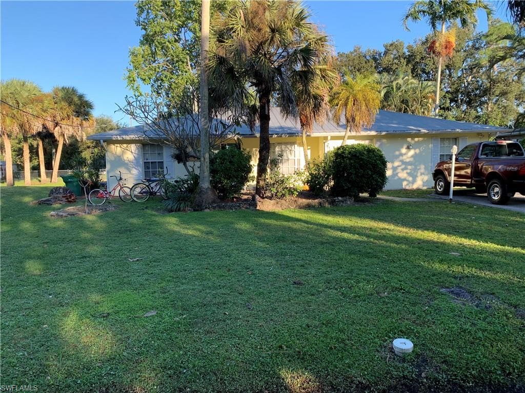 3047 Gordon ST NAPLES, FL 34112