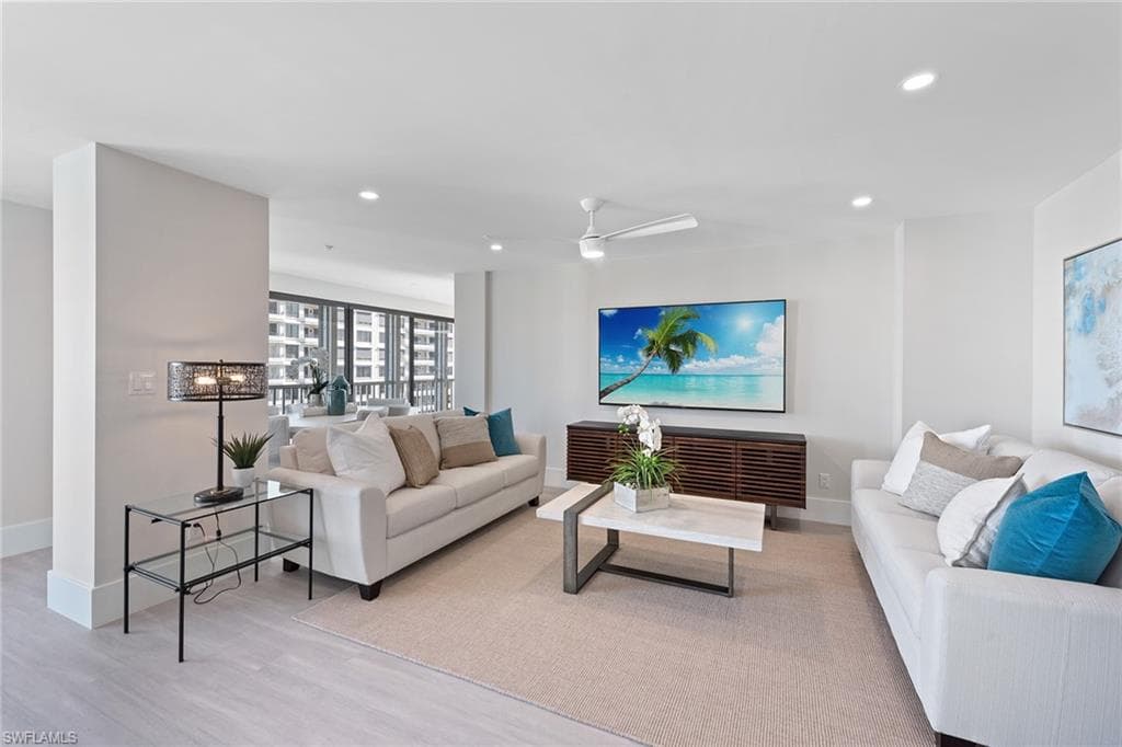 4401 Gulf Shore BLVD N 1606 NAPLES, FL 34103