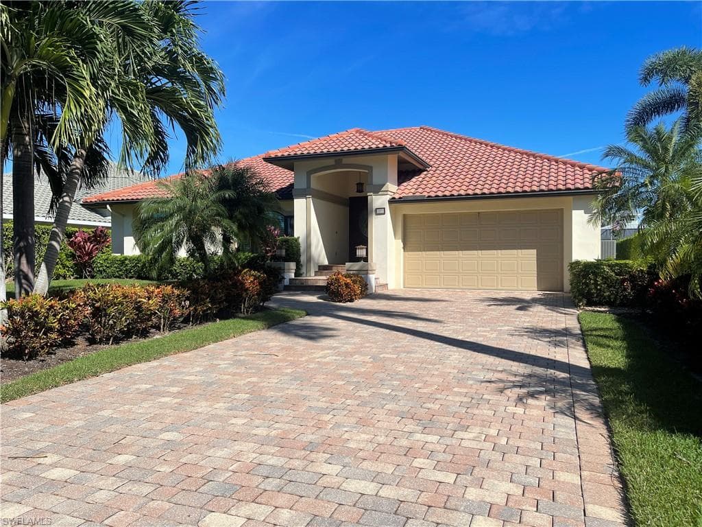 1935 Snook DR NAPLES, FL 34102