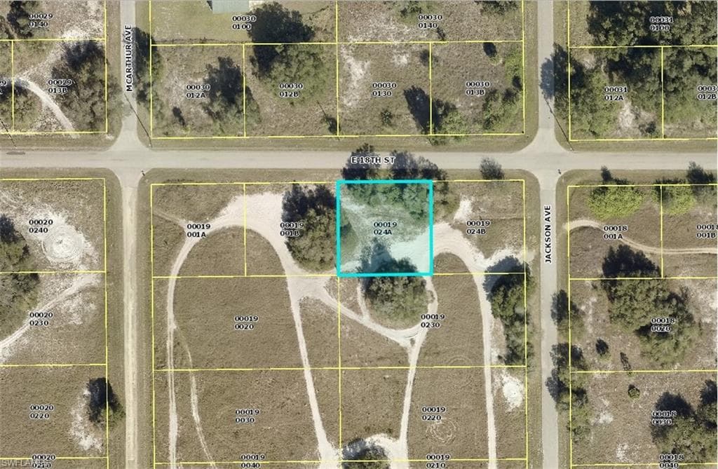 2804 E 18th ST LEHIGH ACRES, FL 33972