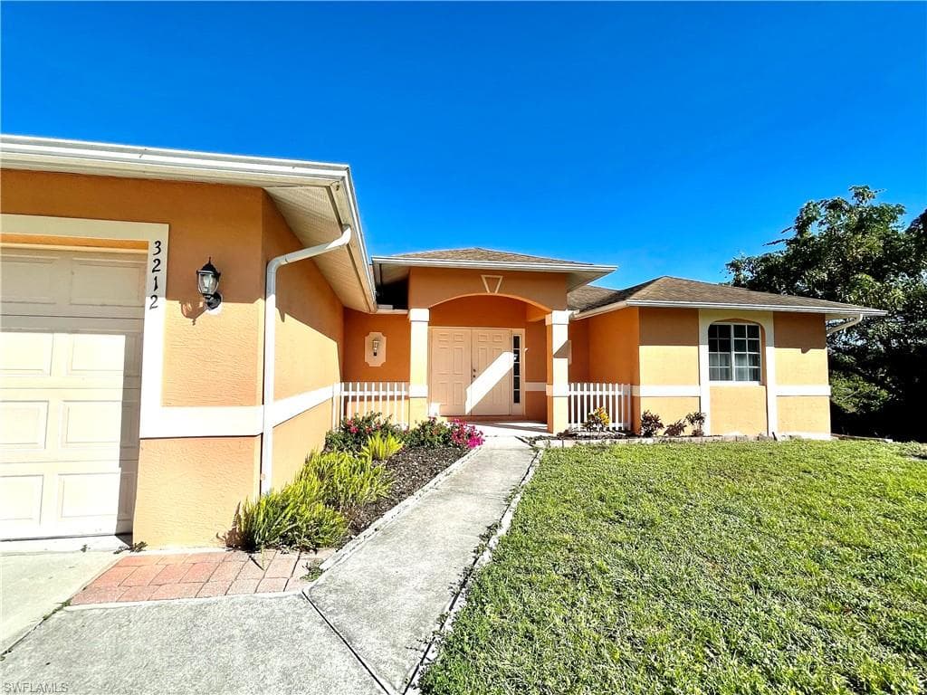 3212 5th ST SW LEHIGH ACRES, FL 33976