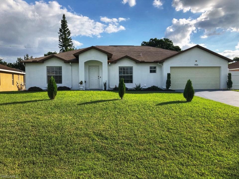 1426 14th TER CAPE CORAL, FL 33991