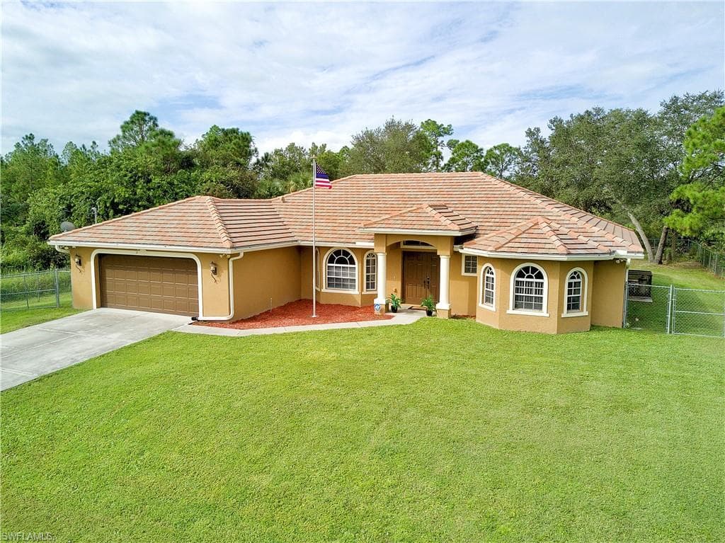 603 North AVE LEHIGH ACRES, FL 33972