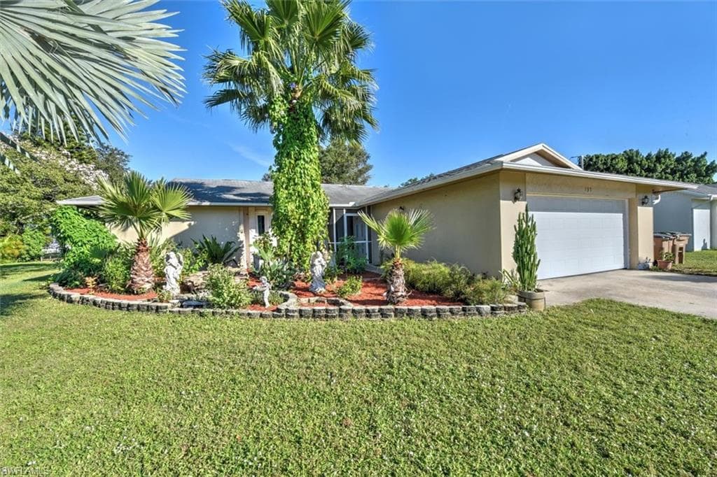 137 SE Santa Barbara PL CAPE CORAL, FL 33990