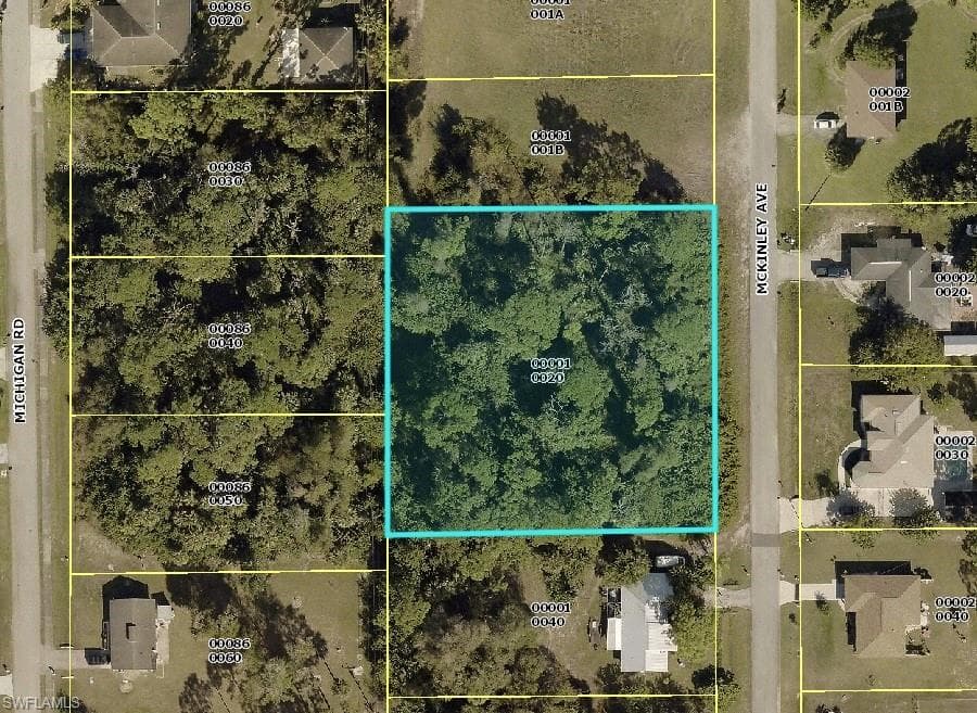 27 Mckinley AVE LEHIGH ACRES, FL 33936