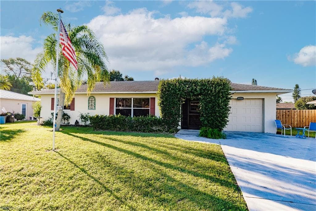9834 Connecticut ST BONITA SPRINGS, FL 34135