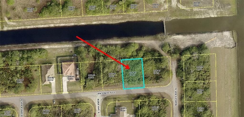 1247 Antonio ST E LEHIGH ACRES, FL 33974