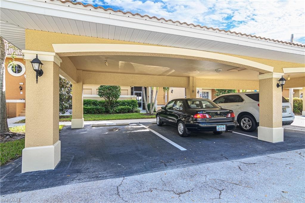 13030 Amberley CT 405 BONITA SPRINGS, FL 34135