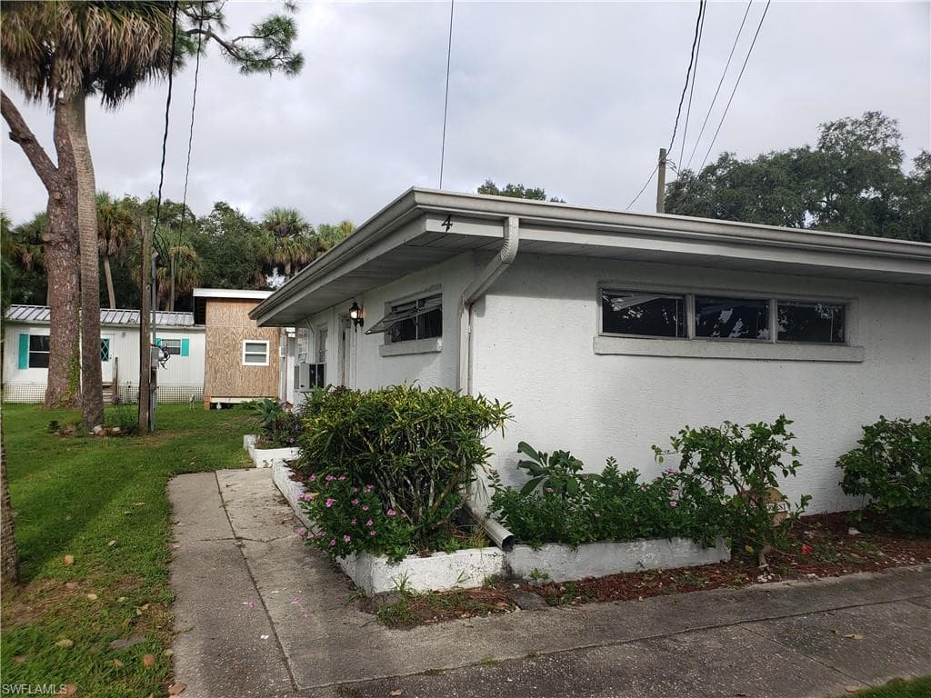 1699 Ixora DR 4 NORTH FORT MYERS, FL 33917