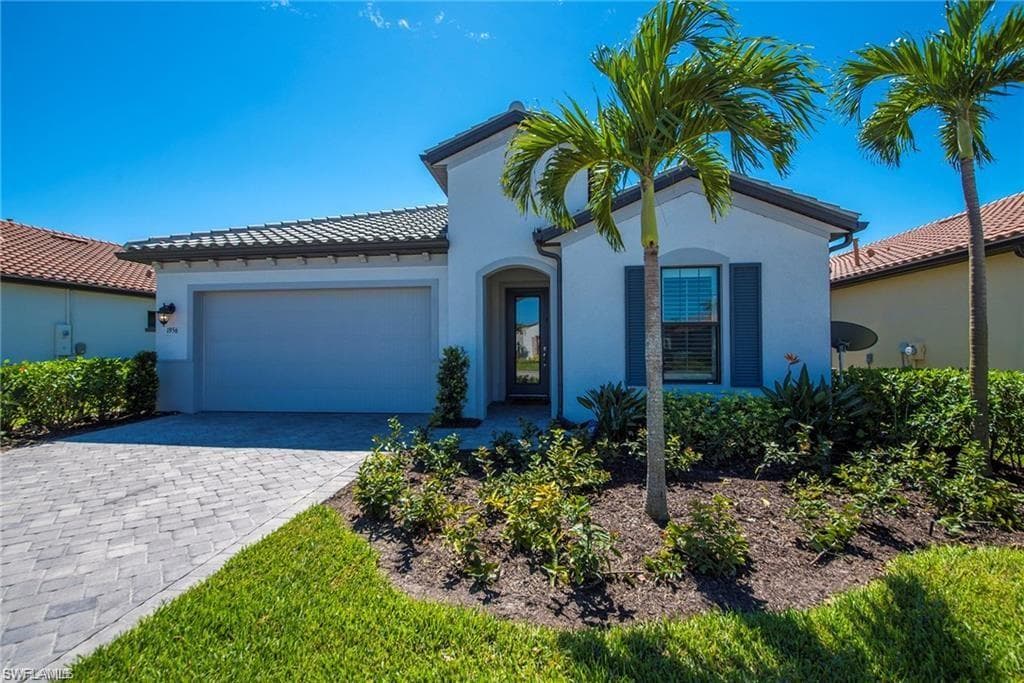1956 Mustique ST NAPLES, FL 34120