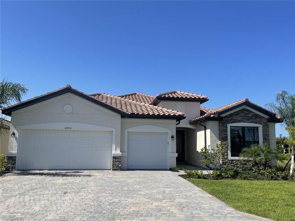 11853 Hickory Estate CIR FORT MYERS, FL 33913