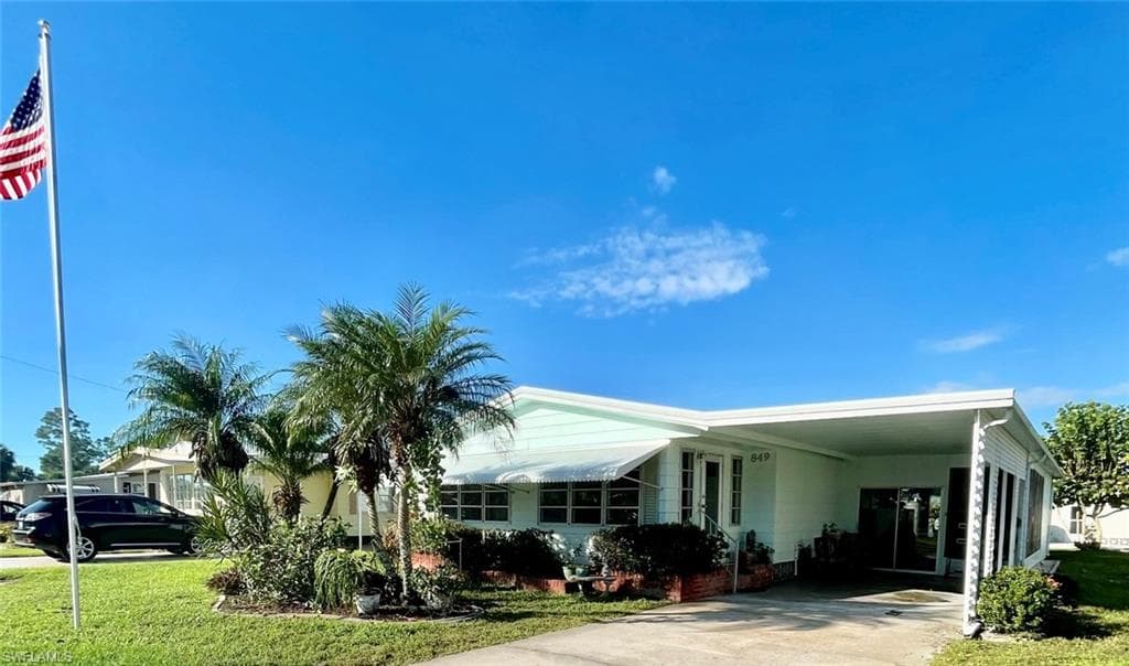 849 Holly Berry CT NORTH FORT MYERS, FL 33917