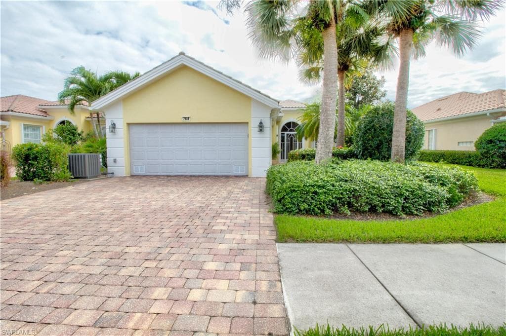 7608 Garibaldi CT NAPLES, FL 34114