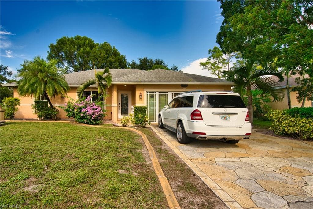 5020 Lee BLVD LEHIGH ACRES, FL 33971