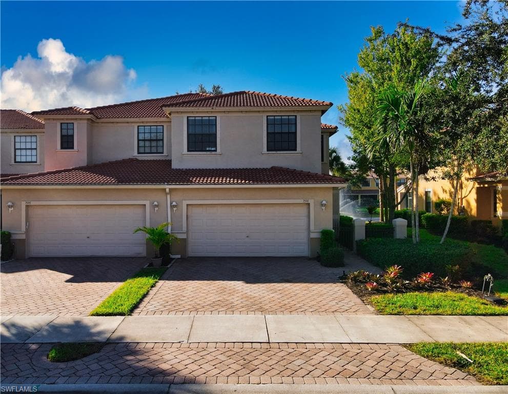 7591 Bristol CIR NAPLES, FL 34120