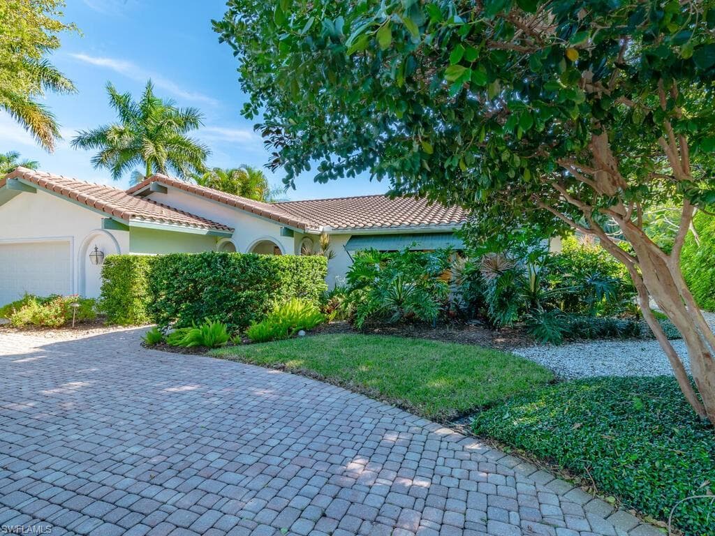 4038 Old Trail WAY NAPLES, FL 34103