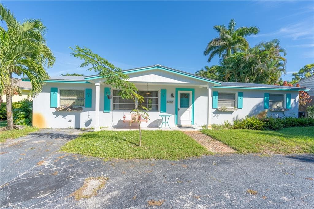 2630 11th ST N NAPLES, FL 34103