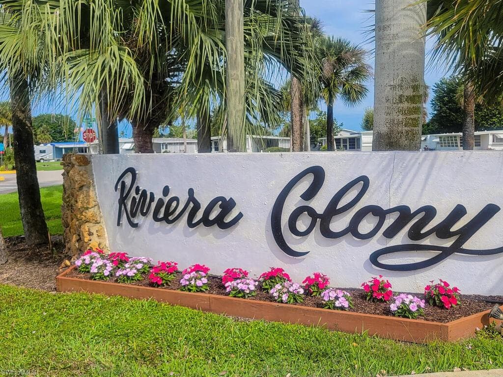 9 Saint Tropez DR NAPLES, FL 34112