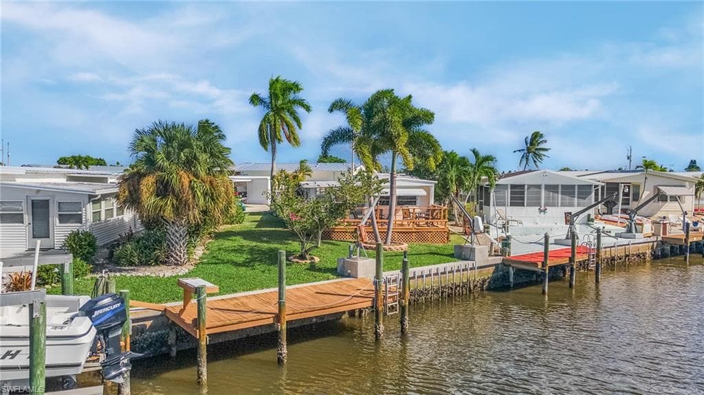 3853 Dewberry LN ST. JAMES CITY, FL 33956