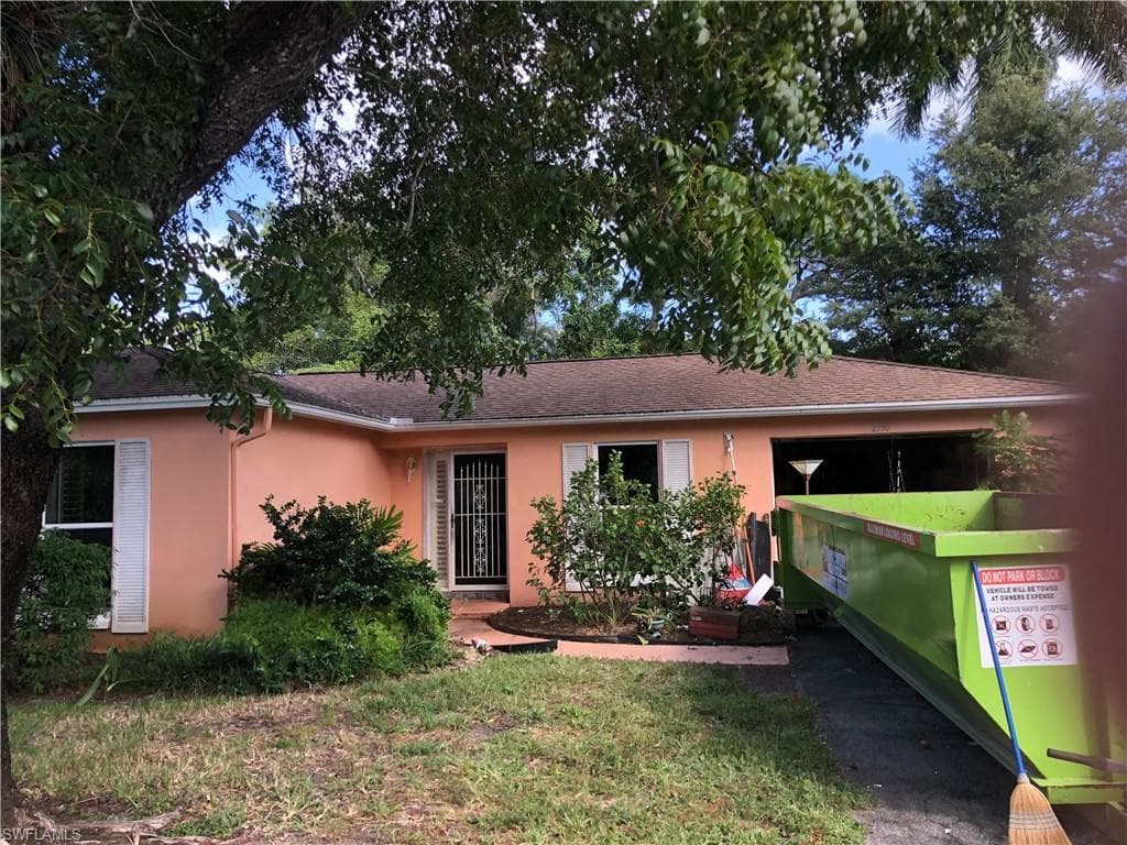 2550 Dawn CIR NAPLES, FL 34103