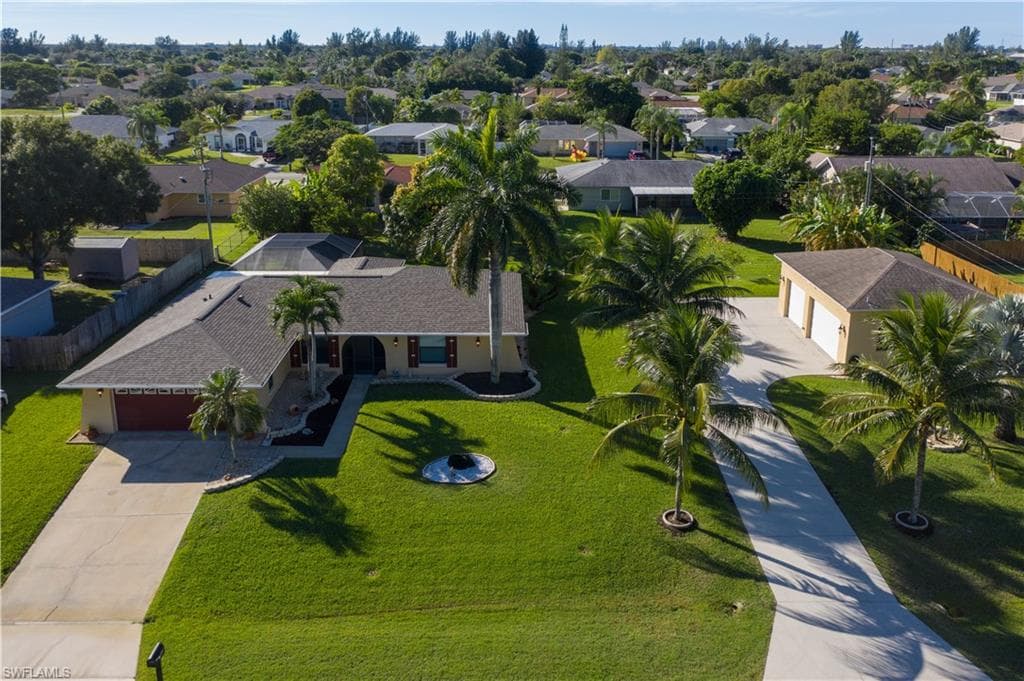 210 SE 17th TER CAPE CORAL, FL 33990