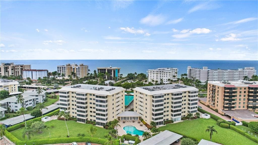 3410 Gulf Shore BLVD N 302 NAPLES, FL 34103
