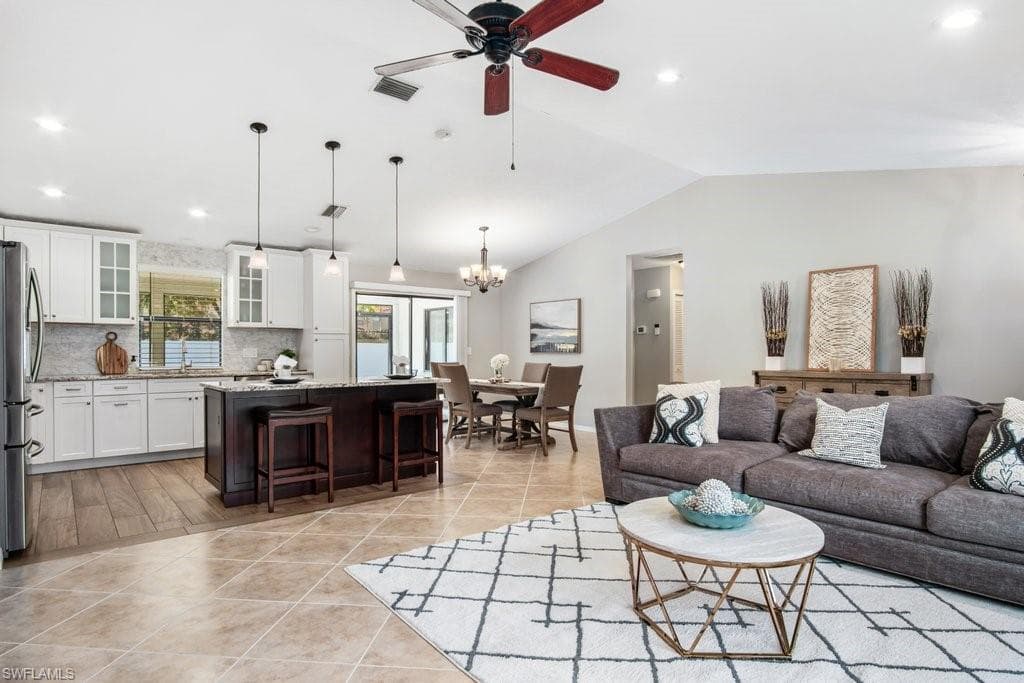 186 Wickliffe DR NAPLES, FL 34110