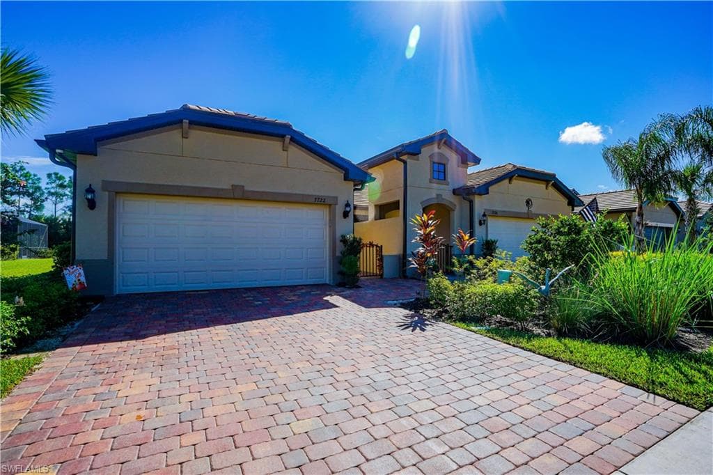 7722 Jacaranda LN NAPLES, FL 34114